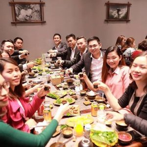 lien-hoan-cong-ty-khach